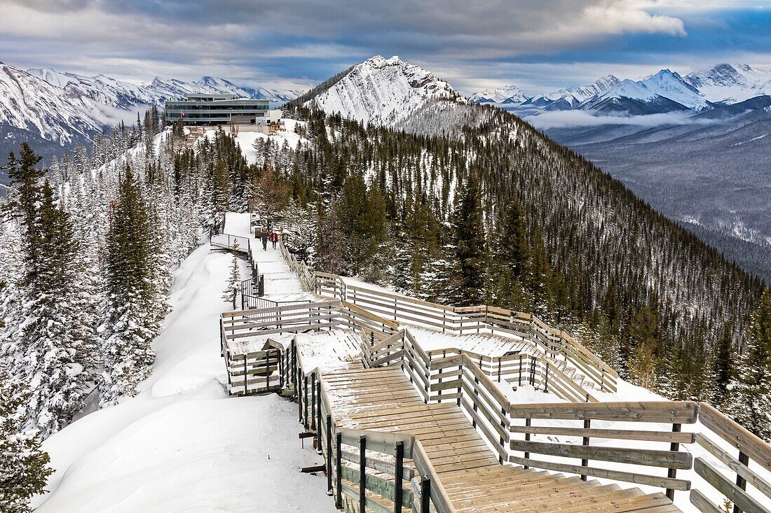 Kanada, Alberta, Kanadische Rocky Mountains, die zum UNESCO-Welterbe gehören, Banff National Park, Sulphur Mountain im Winter