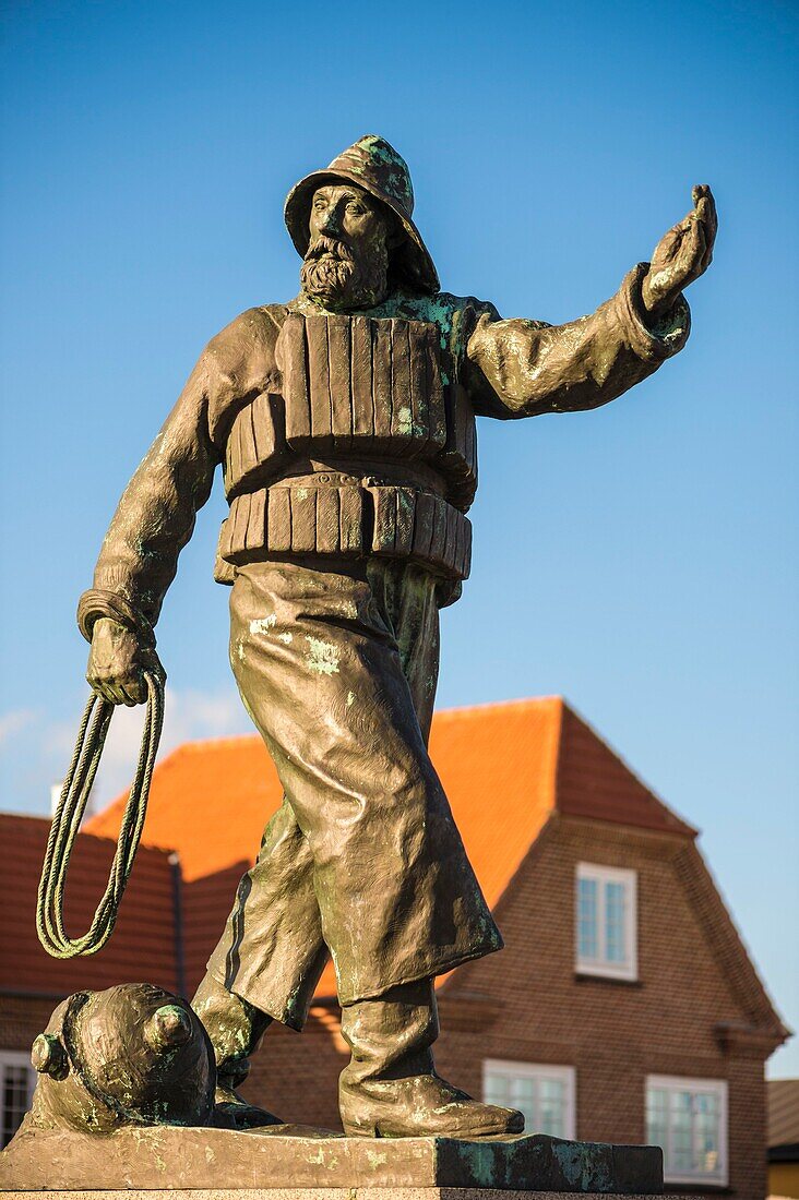 Denmark, Jutland, Skagen, Fisherman and rescuer, sculpture on the fishing port of Anne-Marie CARL NIELSEN dating from 1932