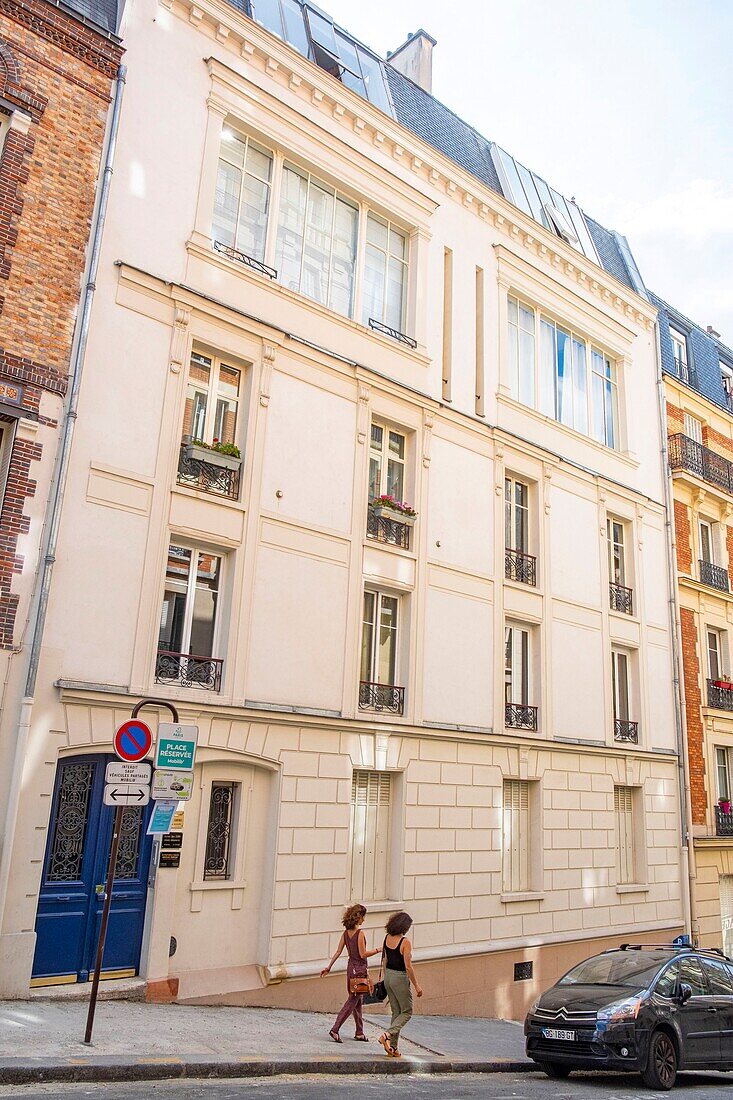 France, Paris, 7 Rue Tourlaque, Toulouse Lautrec studio at the top floor from 1886 to 1897, two long grooves to let the large canvas stretched on frame