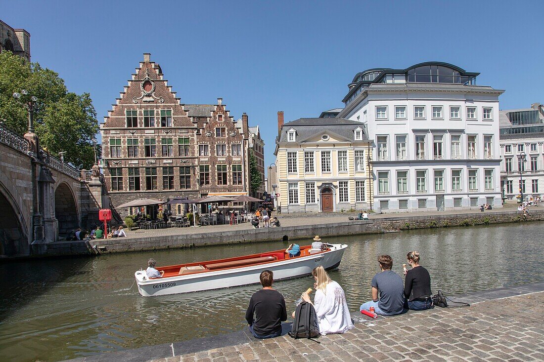 Belgium, East Flanders, Ghent, Korenlei (Quai au Blé), along the river Lys, tourist boats and old houses of baroque and classical style