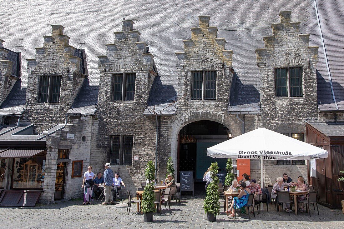 Belgien, Ostflandern, Gent, Fleischmarkt oder große Metzgerei (Groot Vleeshuis), überdachter mittelalterlicher Markt im gotischen Stil aus dem frühen 15.