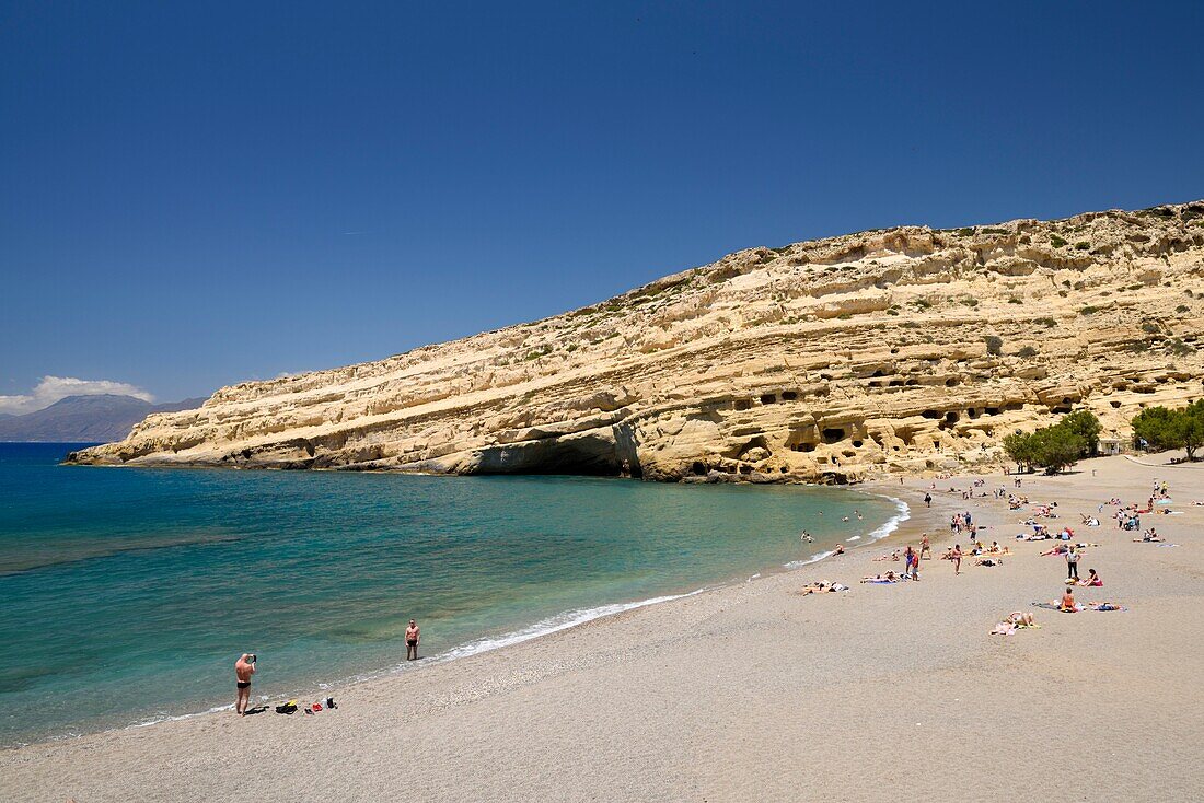 Griechenland, Kreta, Matala, Matala-Bucht, Strand und Höhlen