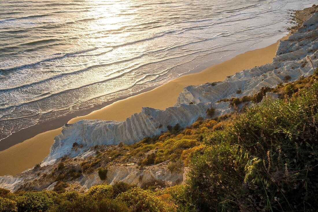 Italy, Sicily, Realmonte, Scala dei Turchi, or Turks stairway, cliff of white limestone overlooking the sea