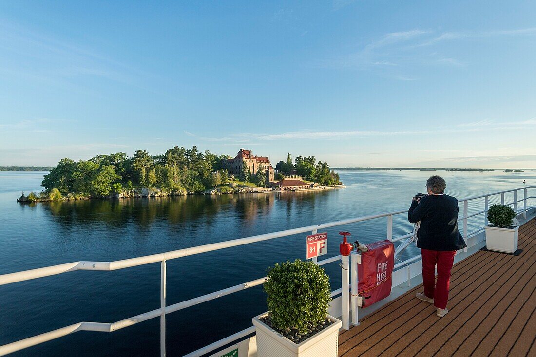 Vereinigte Staaten, Staat New York, Chippewa Bay, die Insel und das Schloss der Familie Singer auf dem St. Lawrence River in den Thousand Islands