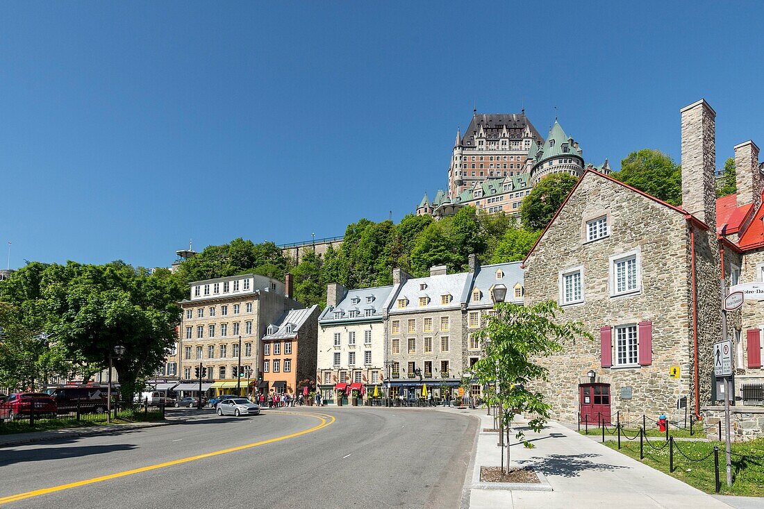 Canada, Quebec, Quebec City, the Chateau de Frontenac and the houses of boulevard Champelain