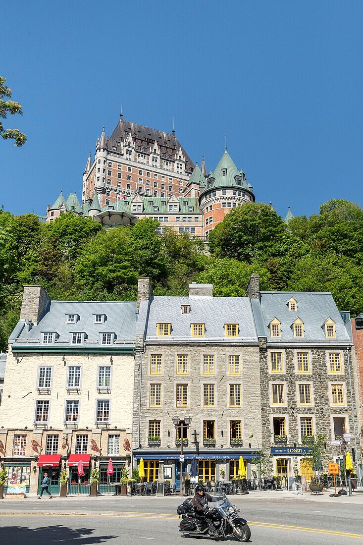 Canada, Quebec, Quebec City, the Chateau de Frontenac and the houses of boulevard Champelain