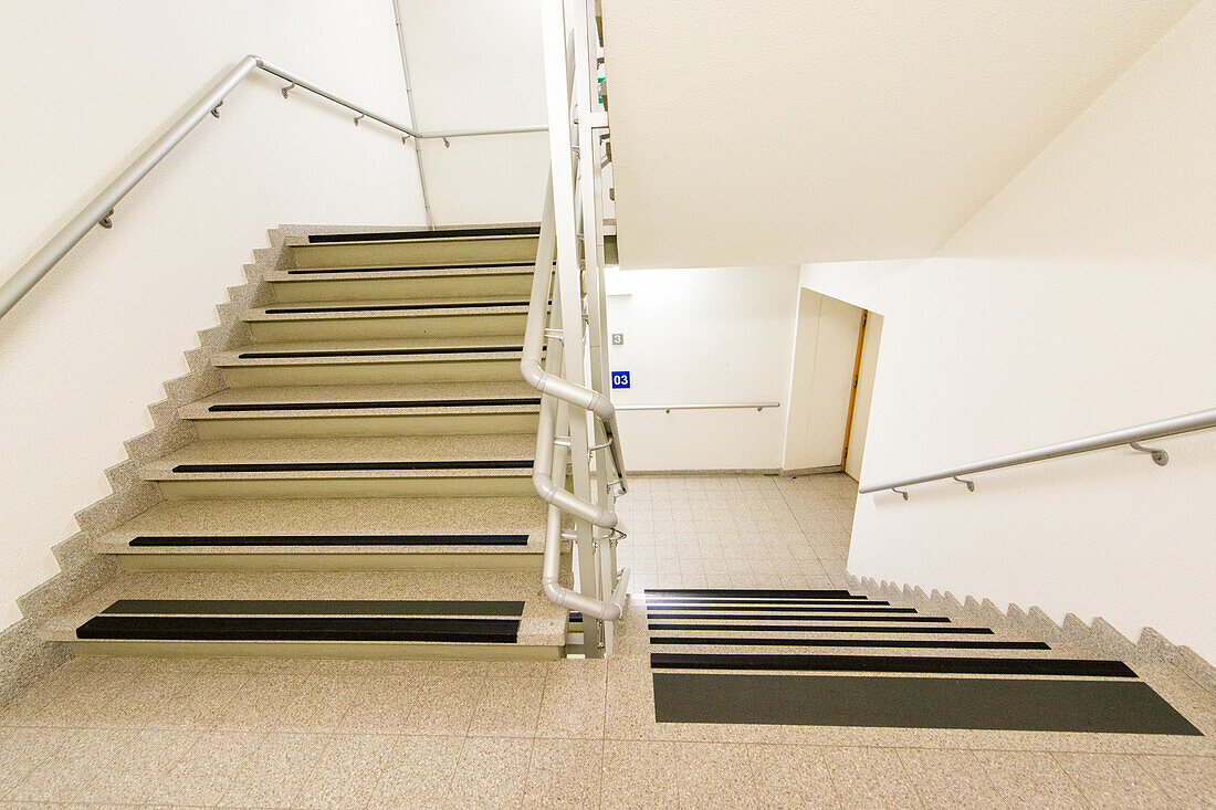 Europäisches Parlament, Brüssel, Belgien. Servicetreppe zwischen den Stockwerken.