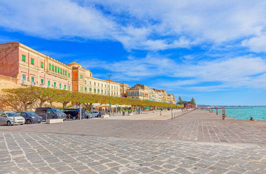 Ortygia historic district seafront, Ortygia, Syracuse, Sicily, Italy, Mediterranean, Europe