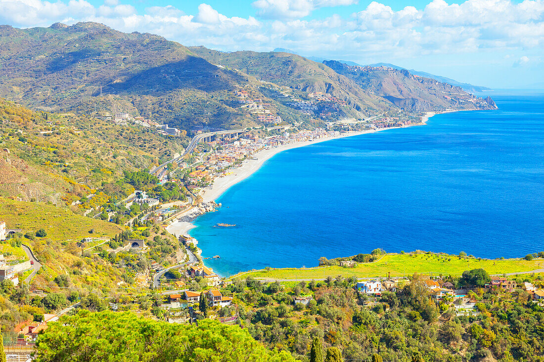 Blick auf die ionische Küste, Taormina, Sizilien, Italien, Mittelmeer, Europa