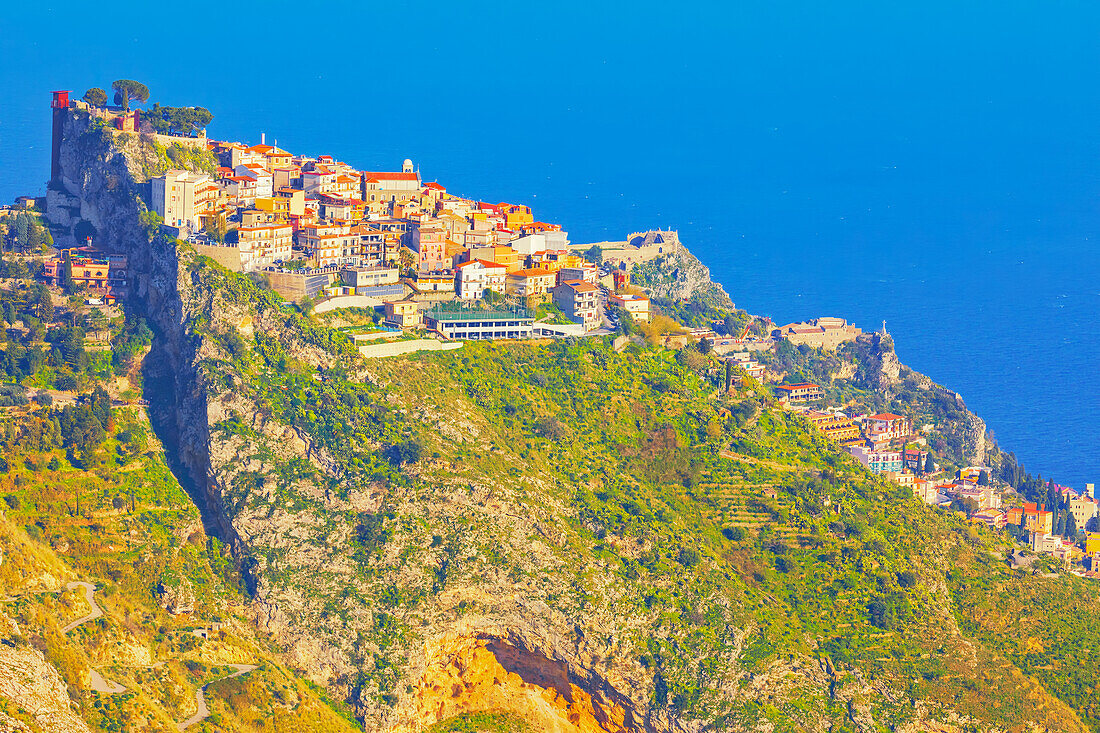 Castelmola Dorf, Blick von oben, Castelmola, Taormina, Sizilien, Italien, Mittelmeer, Europa