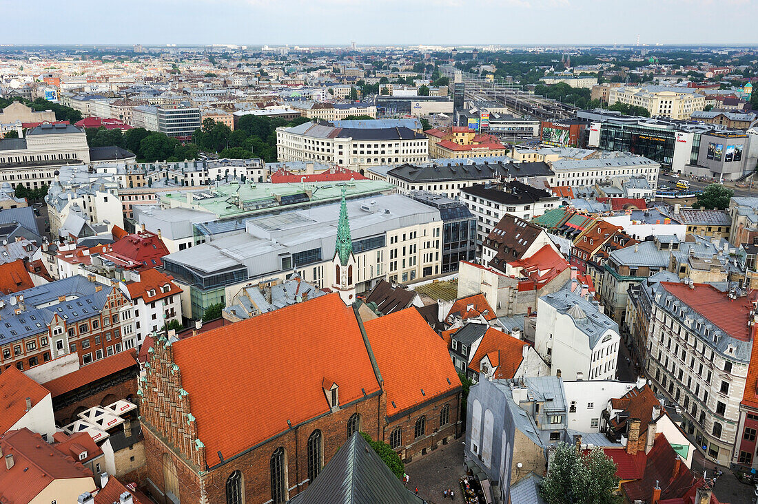 Luftaufnahme vom Turm der St. Peterskirche, Riga, Lettland, Baltikum, Europa