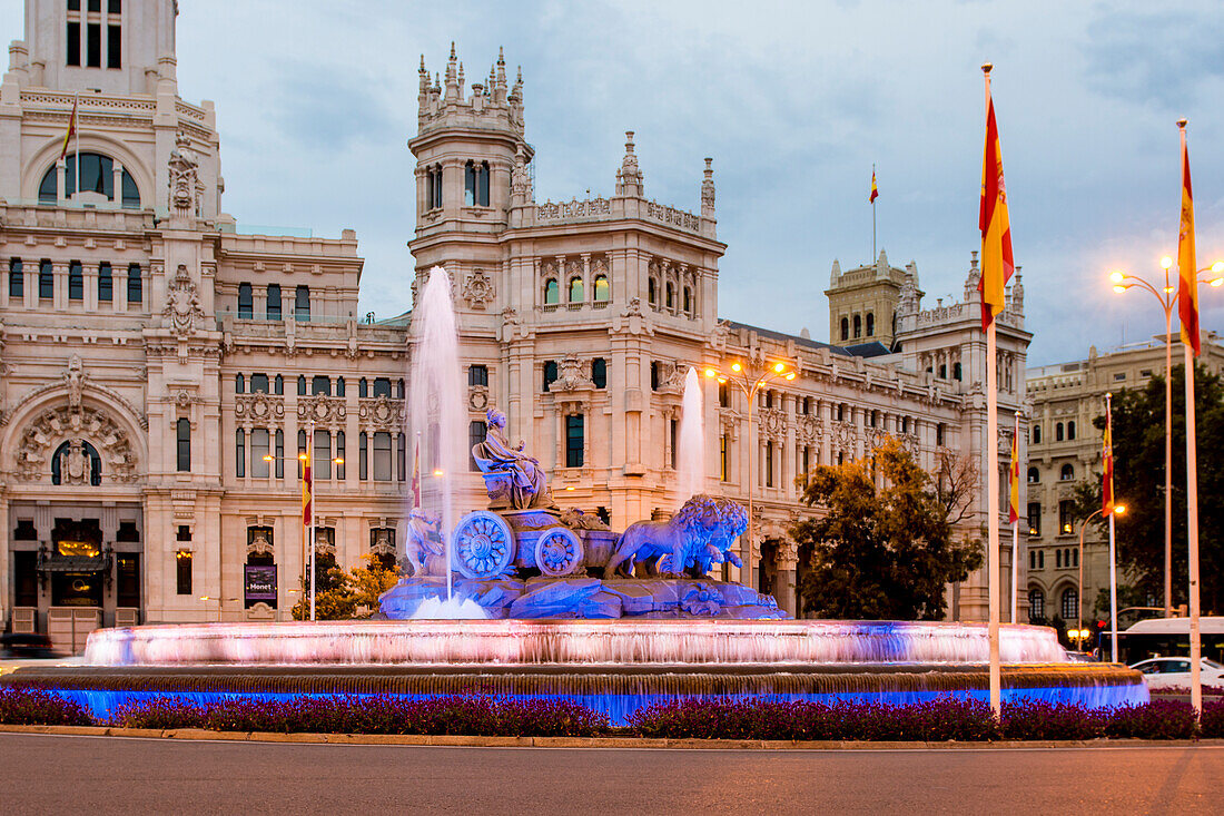 Cibeles-Brunnen und der Cibeles-Palast, Madrid, Spanien, Europa