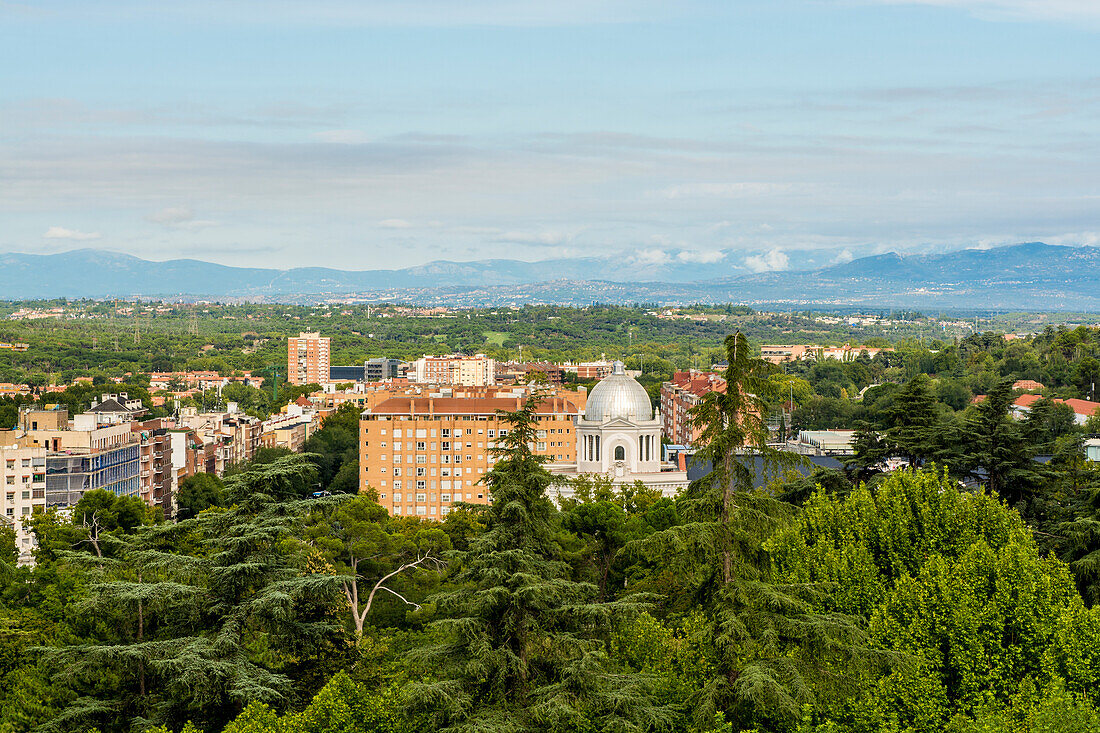 Panoramablick auf Madrid von den Mauern vor der Almudena-Kathedrale, Madrid, Spanien, Europa