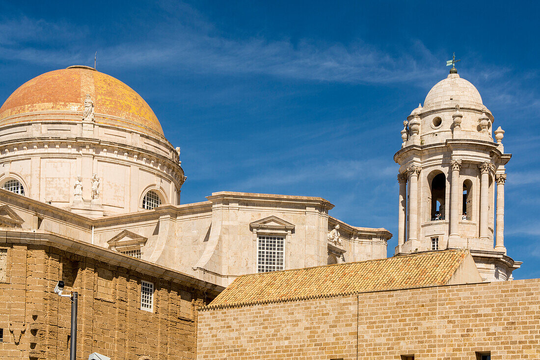 The Catedral de la Santa Cruz (Cathedral of the Holy Cross) along San Sebastian bay, old town, Cadiz, Andalucia, Spain, Europe