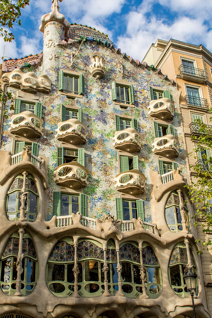 Casa Batllo, modernism design by Antoni Gaudi, UNESCO World Heritage Site, old town, Barcelona, Catalonia, Spain, Europe