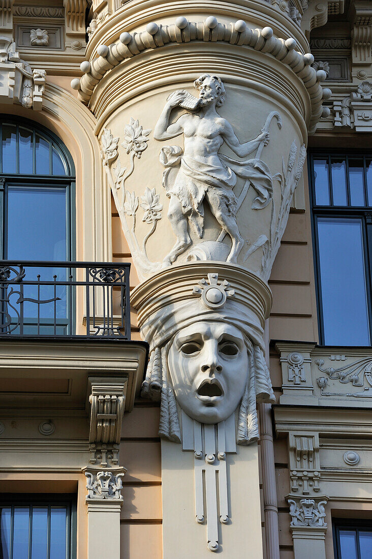 Detail der Jugendstilfassade des Gebäudes in der Albertstraße, Werk des Architekten Michail Eisenstein, UNESCO-Welterbe, Riga, Lettland, Baltikum, Europa