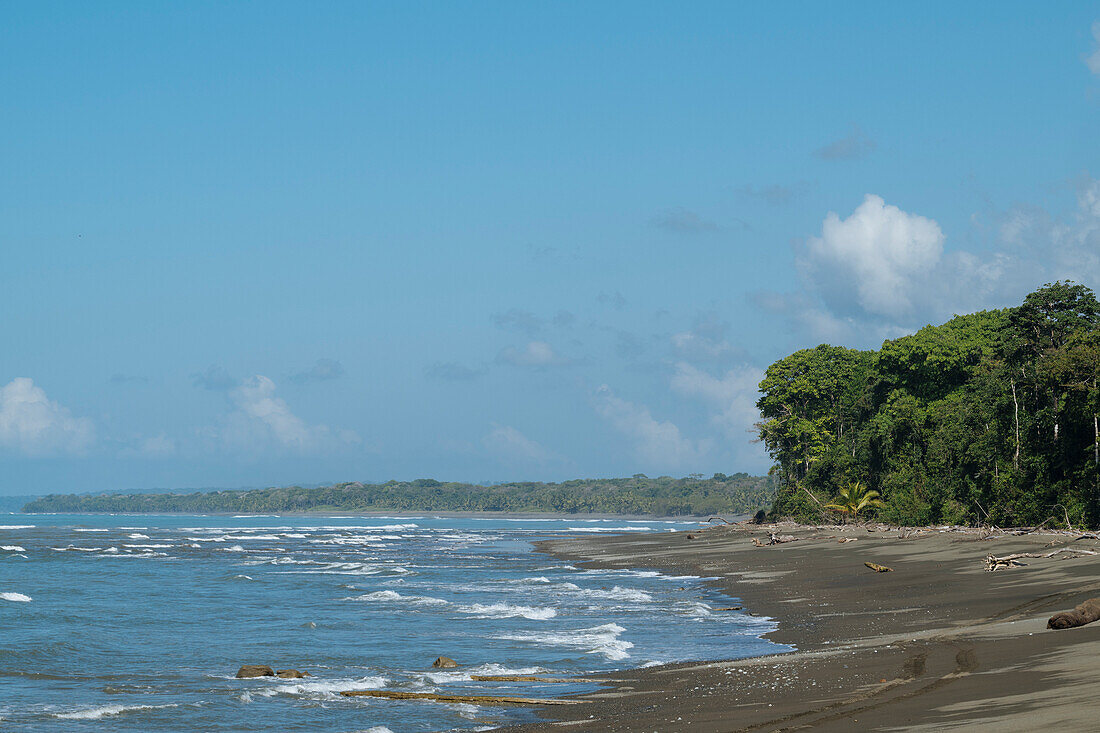 Strand bei La Sirena, Corcovado-Nationalpark, Provinz Puntarenas, Costa Rica, Mittelamerika