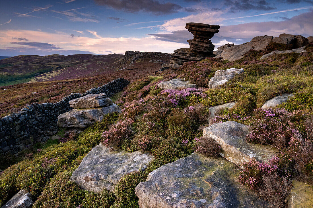 Die Salzkeller-Felsformation im Sommer, Derwent Edge, Peak District National Park, Derbyshire, England, Vereinigtes Königreich, Europa