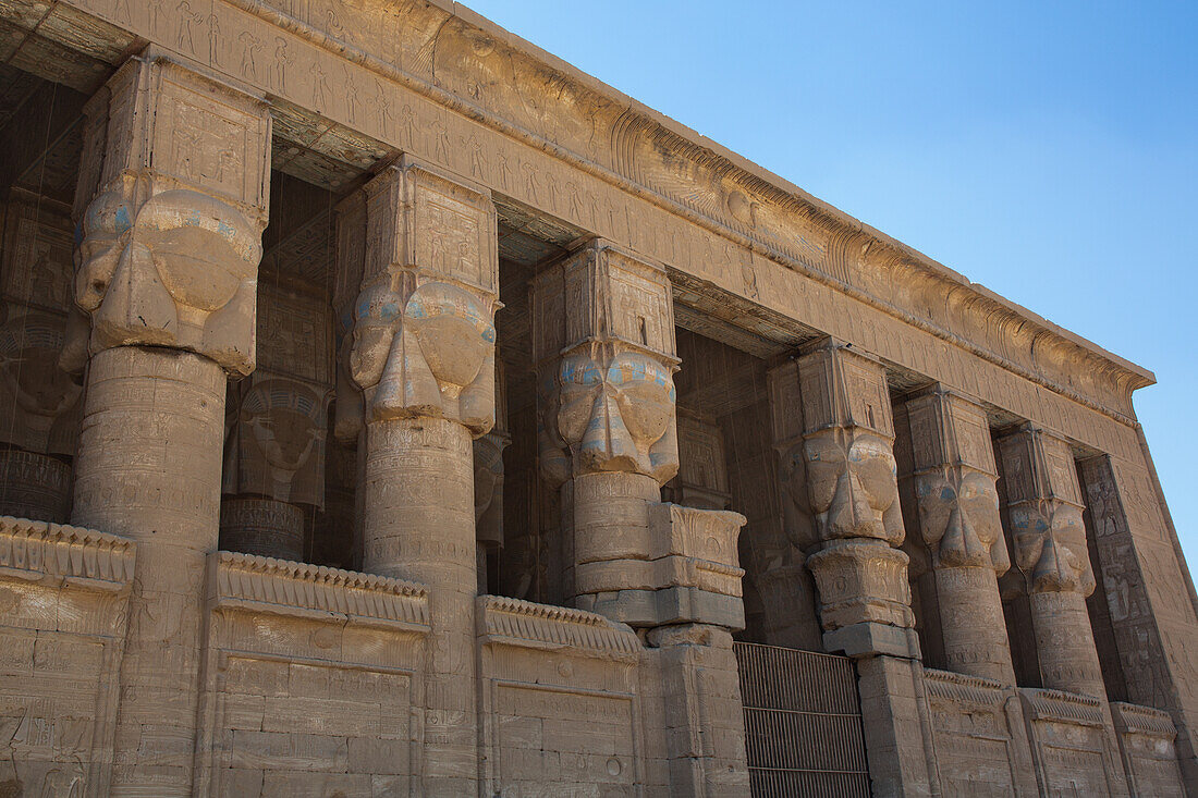 Außenfassade, Tempel der Hathor, Dendera, Qena, Ägypten, Nordafrika, Afrika