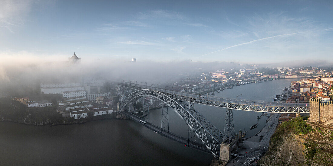 Brücke Ponte Dom Luis I und Fluss Douro, UNESCO-Weltkulturerbe, Porto, Bezirk Porto, Norte, Portugal, Europa