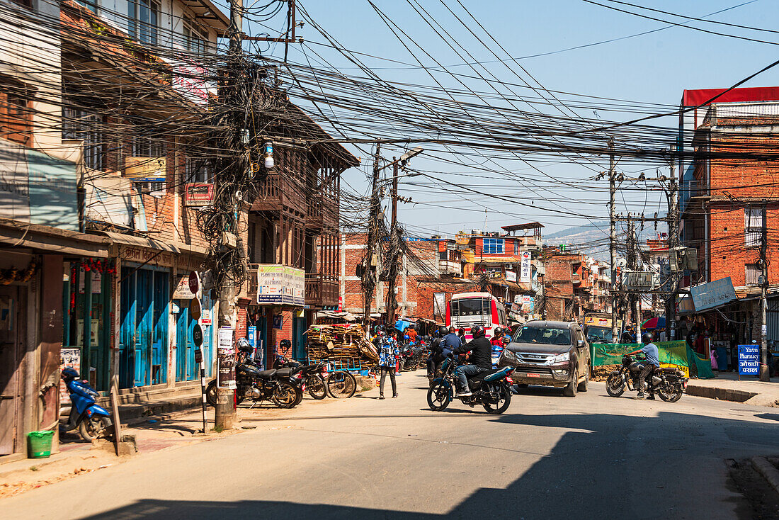 Belebte Straße in Bhaktapur, Kathmandu-Tal, Nepal, Asien