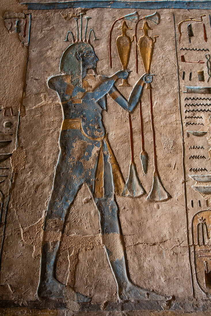 Relief, Gottheitskapelle, Großer Yipostyl, Medinet Habu, Totentempel von Ramses III., 1187-56 v. Chr., Antikes Theben, UNESCO-Welterbe, Luxor, Ägypten, Nordafrika, Afrika