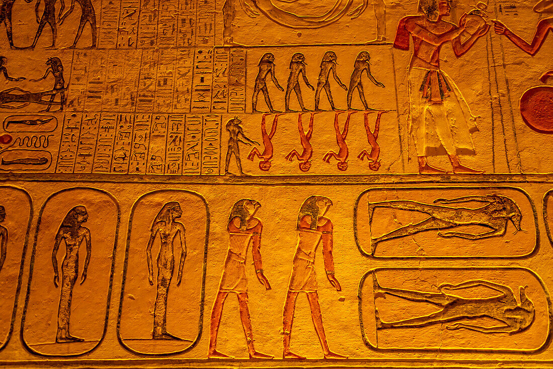 Blick auf Hieroglyphen in KV8, dem Grab des Merenptah, Tal der Könige, UNESCO-Welterbe, Theben, Ägypten, Nordafrika, Afrika