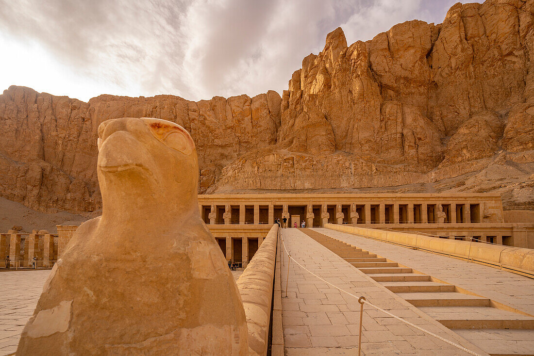 View of Mortuary Temple of Hatshepsut, UNESCO World Heritage Site, Deir el-Bahari, Thebes, Egypt, North Africa, Africa