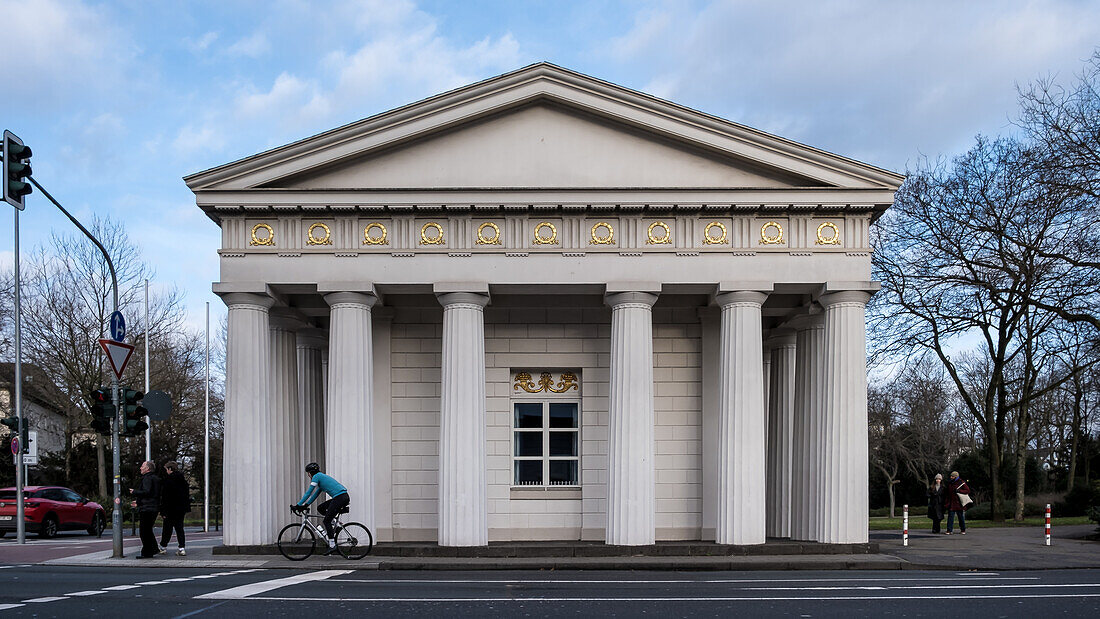 View of the Ratinger Tor, a customs gate built between 1811 and 1815 in the classicist style, the last built and only remaining city gate, Dusseldorf, North Rhine Westphalia, Germany, Europe