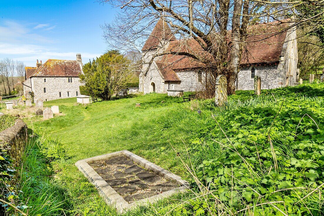 All Saints Church in West Dean, die von John Betjeman als einzigartig in Sussex beschriebene Turmspitze, Westdean, East Sussex, England, Vereinigtes Königreich, Europa