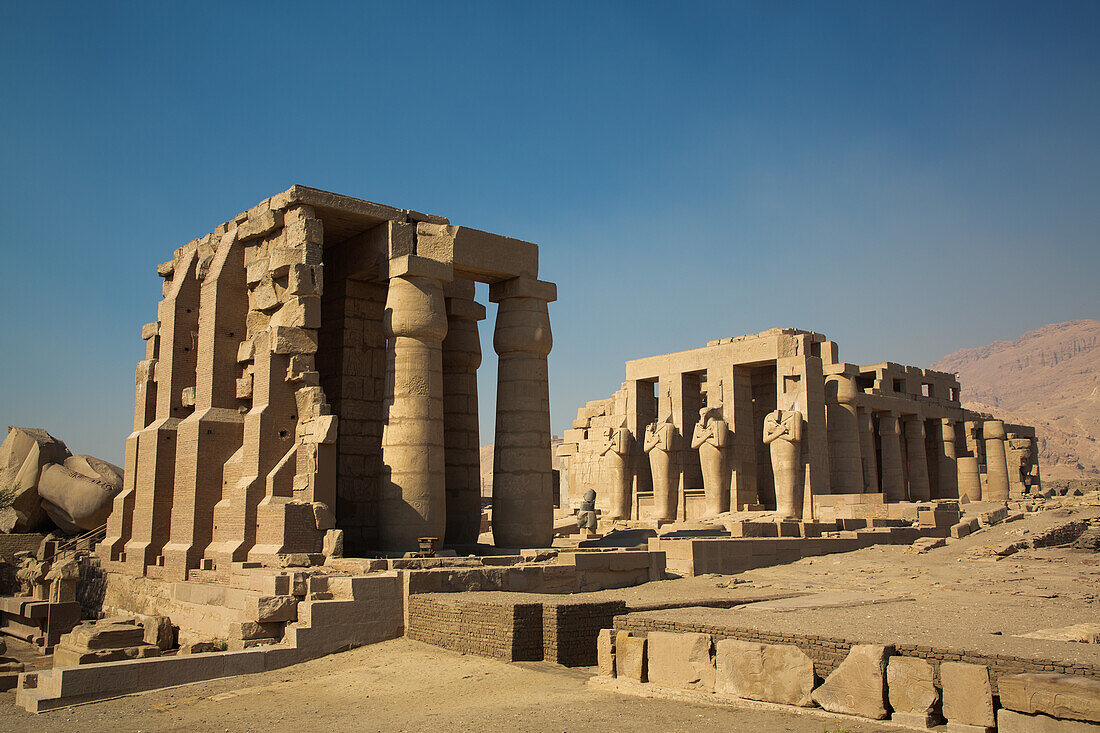 Overview, Ramesseum, Memorial Temple of Pharaoh Ramesses II, 13th century BC, Ancient Thebes, UNESCO World Heritage Site, Luxor, Egypt, North Africa, Africa