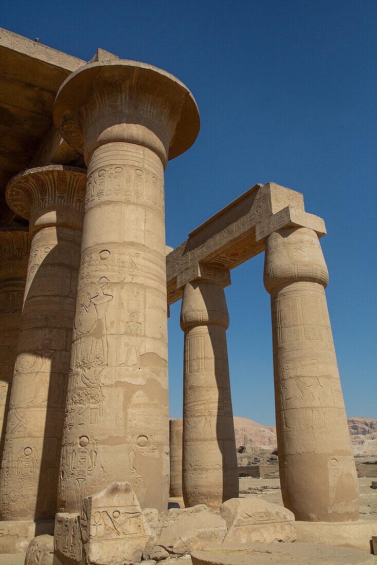 Columns, Hypostyle Hall, Ramesseum, Memorial Temple of Pharaoh Ramesses II, 13th century BC, Ancient Thebes, UNESCO World Heritage Site, Luxor, Egypt, North Africa, Africa