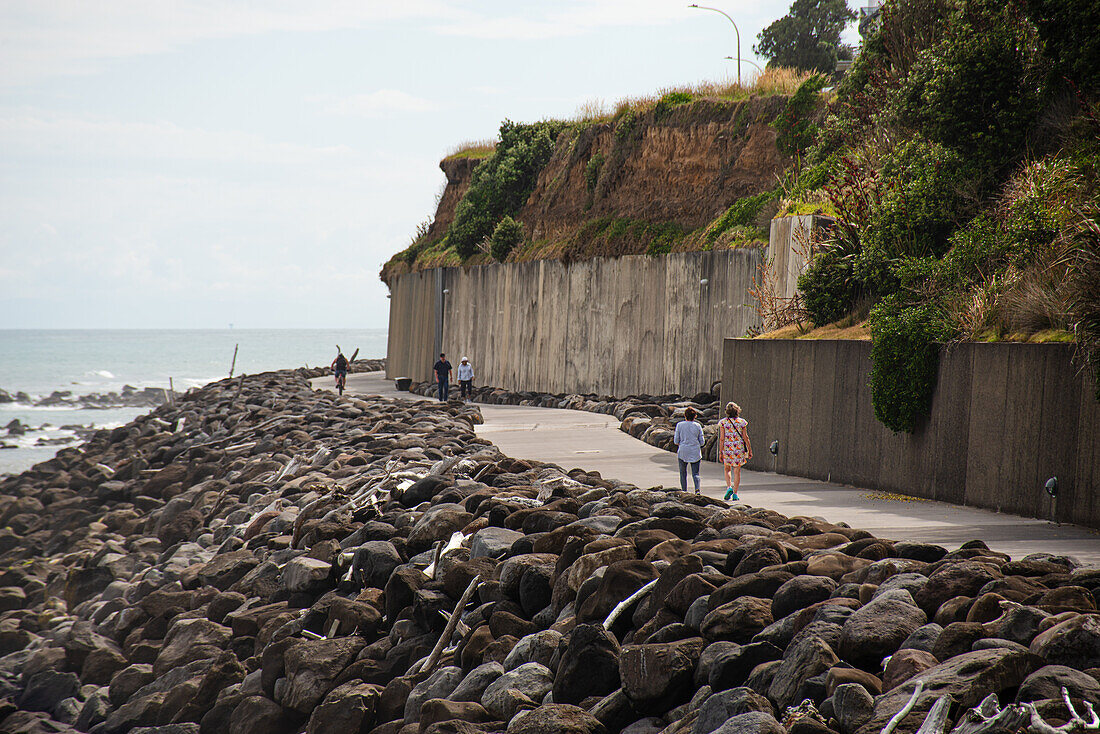 Coastal Walkway Foreshore, Rad- und Wanderweg entlang der Küstenlinie in New Plymouth, Nordinsel, Neuseeland, Pazifik