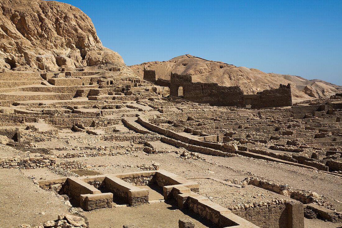 Ruinen eines Arbeiterdorfes, Deir el-Medina, Antikes Theben, UNESCO-Welterbe, Luxor, Ägypten, Nordafrika, Afrika