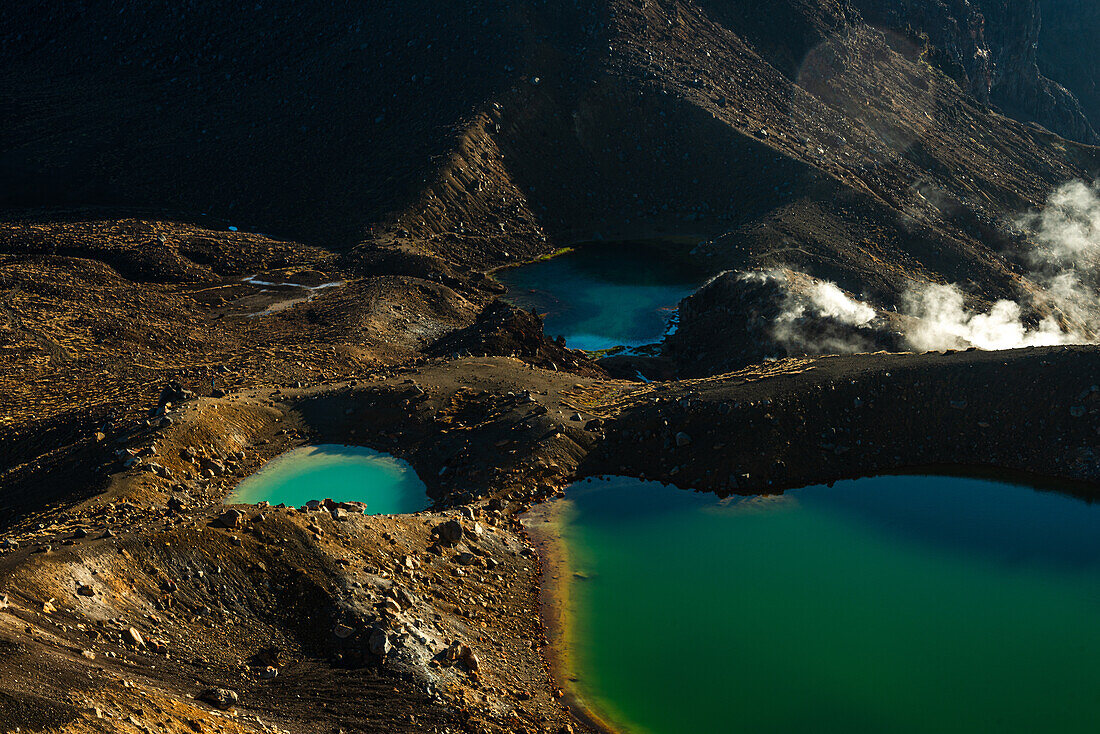 Die drei smaragdgrünen Seen und die Vulkanlandschaft des Tongariro Alpine Crossing, Tongariro-Nationalpark, UNESCO-Weltnaturerbe, Nordinsel, Neuseeland, Pazifik