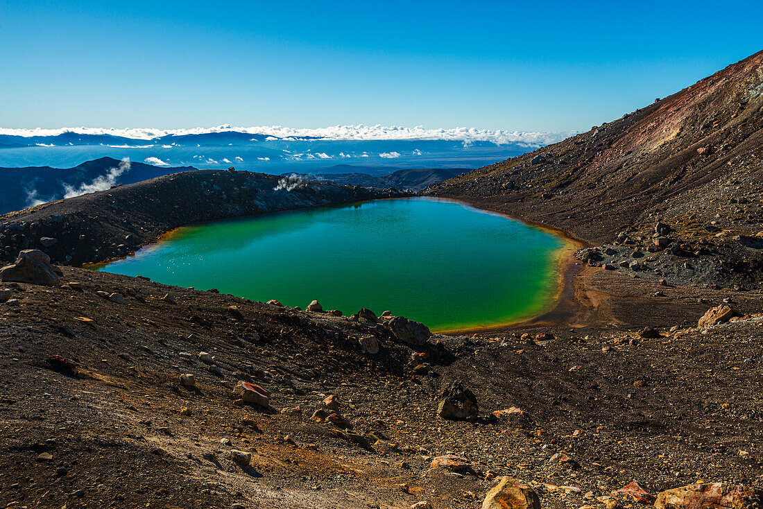 Emerald lake on volcano slope, Tongariro National Park, UNESCO World Heritage Site, North Island, New Zealand, Pacific