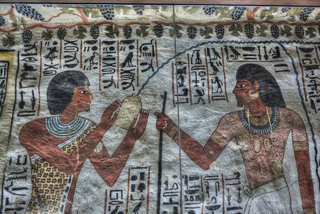 Sennefer rechts erhält ein Ritual, Grabmal des Sennefer, TT96, Gräber der Edlen, Antikes Theben, UNESCO-Welterbe, Luxor, Ägypten, Nordafrika, Afrika