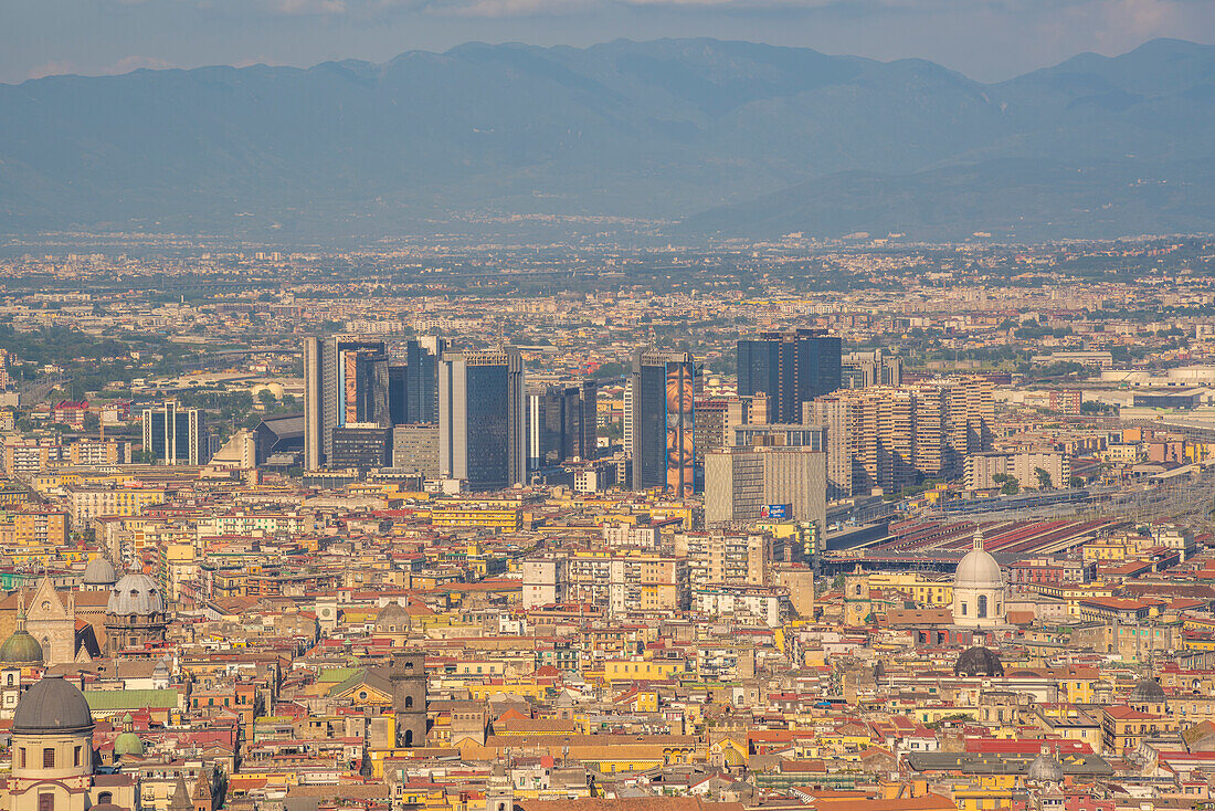 Blick auf die Skyline von Neapel vom Castel Sant'Elmo, Neapel, Kampanien, Italien, Europa