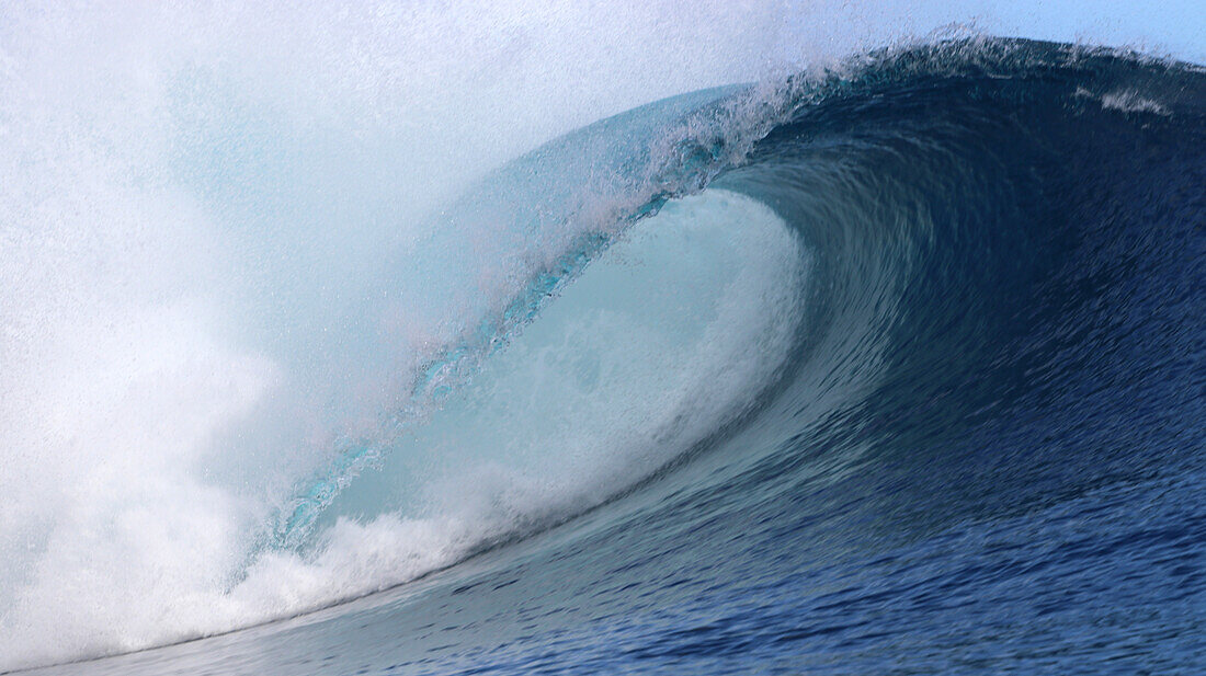 Brechende Welle, Teahupo'o, Tahiti, Französisch-Polynesien, Südpazifik, Pazifik