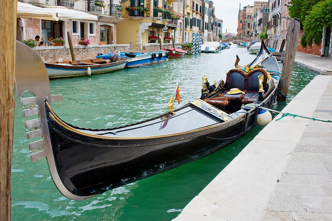 A solitary gondola moored along the Fondamenta Rezzonico, Venice, UNESCO World Heritage Site, Veneto, Italy, Europe