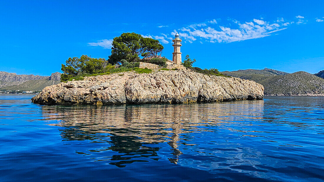 Lighthouse on the bay of Pollenca, Mallorca, Balearic islands, Spain, Mediterranean, Europe