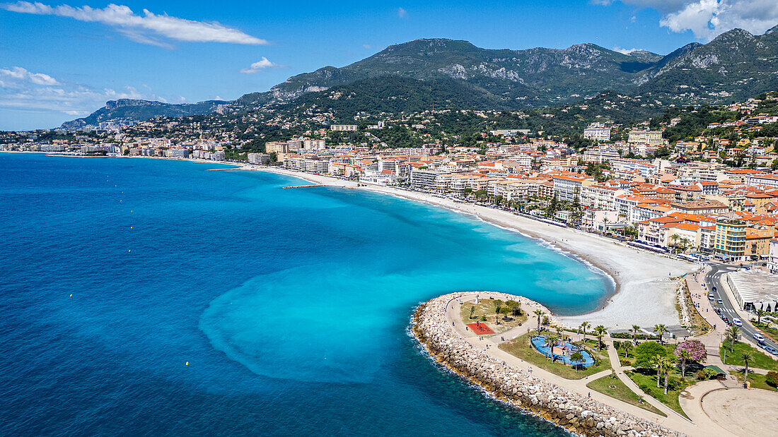 Luftaufnahme der Küstenstadt Menton, Alpes Maritimes, Provence-Alpes-Côte d'Azur, Côte d'Azur, Frankreich, Europa