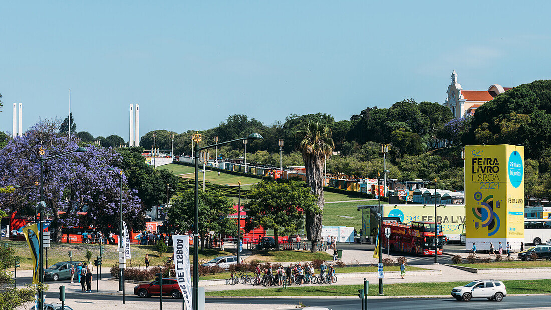 Die Lissabonner Buchmesse, eines der ältesten Kulturfestivals im Park Eduardo VII (Parque Eduardo VII), dem größten Park von Lissabon, Portugal, Europa