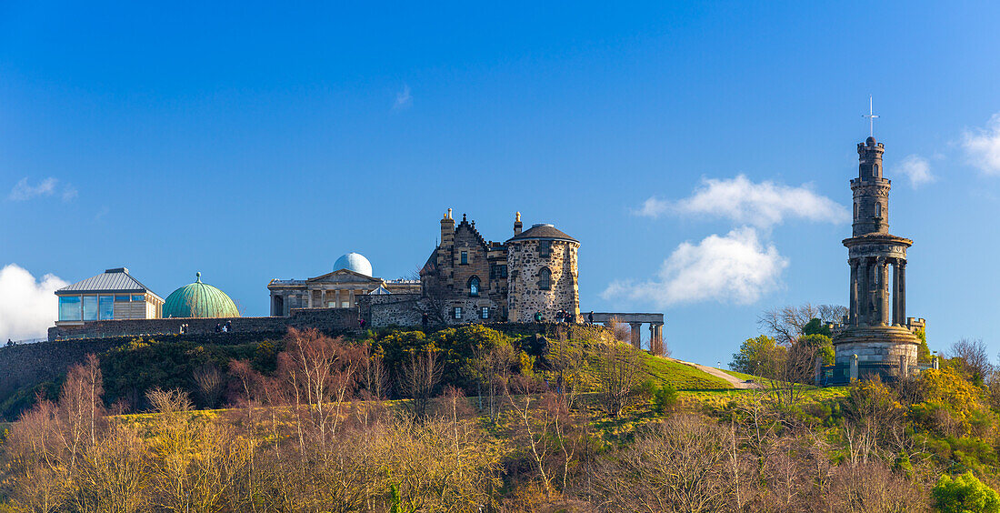 Calton Hill, National Monument, City Observatory, Dugald Stewart Monument, Edinburgh, Schottland, Vereinigtes Königreich, Europa