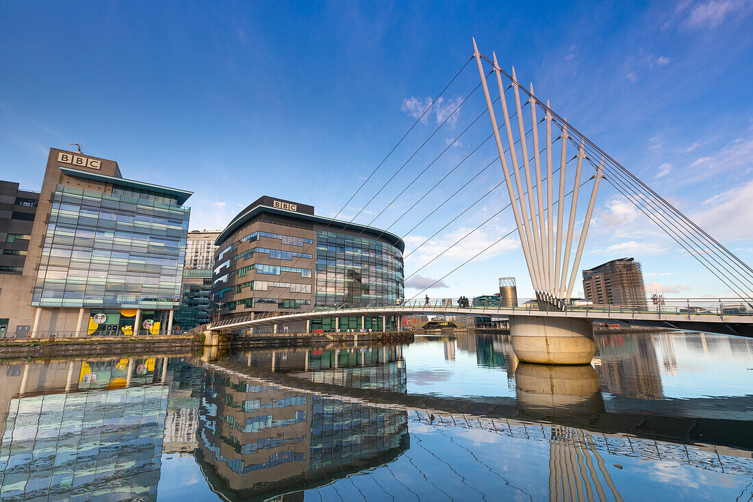 Media City Fußgängerbrücke, Media City UK, Salford, Greater Manchester, England, Vereinigtes Königreich, Europa