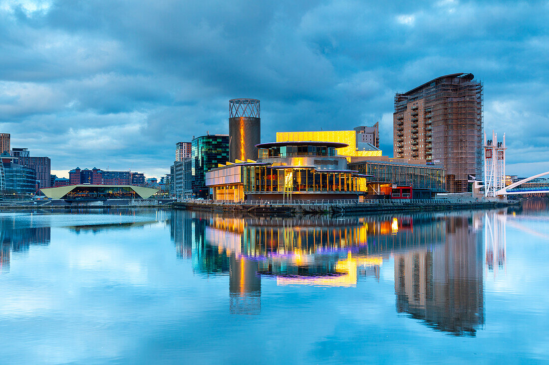 The Lowry Centre and Theatre, Media City UK, Salford Quays, Greater Manchester, England, Vereinigtes Königreich, Europa