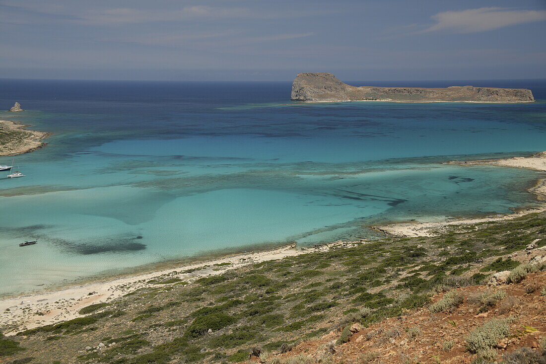 Balos Lagoon Beach and Cape Tigani, elevated view, Gramvousa Peninsula, Chania Region, Crete, Greek Islands, Greece, Europe