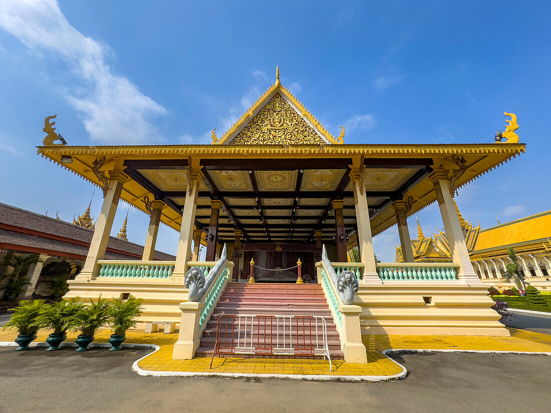 Außenansicht der königlichen Palastanlage in Phnom Penh, Kambodscha, Indochina, Südostasien, Asien