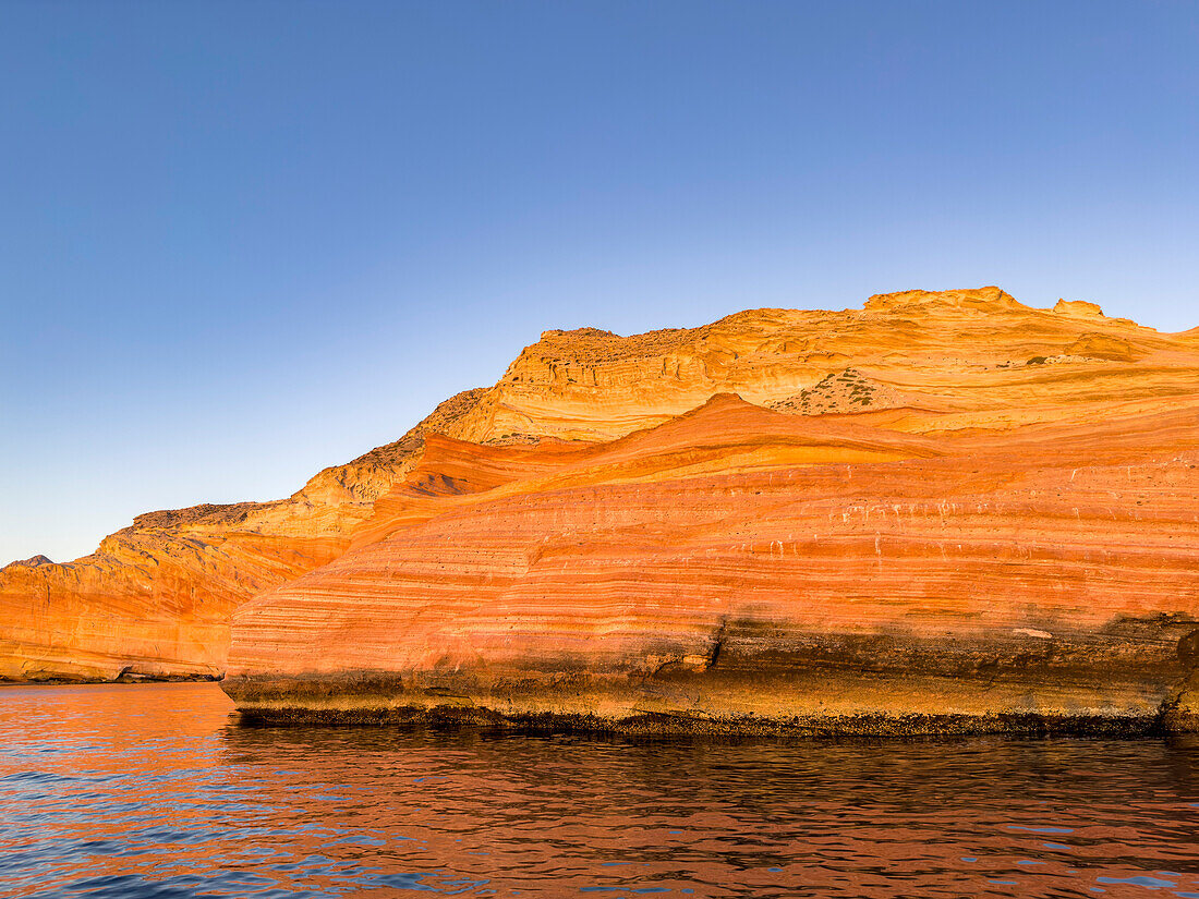 Sandsteinfelsen bei Sonnenaufgang auf der Isla San Jose, Baja California Sur, Sea of Cortez, Mexiko, Nordamerika