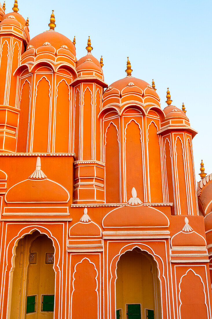 Die Fassade des Hawa Mahal (Palast der Winde), Jaipur, Rajasthan, Indien, Südasien, Asien